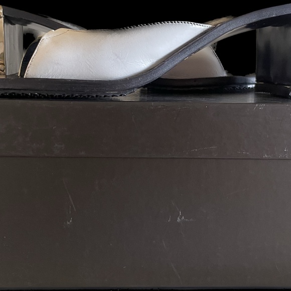 Gucci - Picture 2 of 5